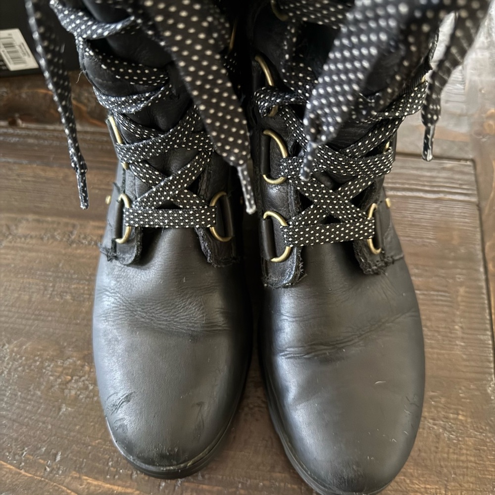 Sorel Black Winter Boots with Fur Trim - Picture 2 of 4